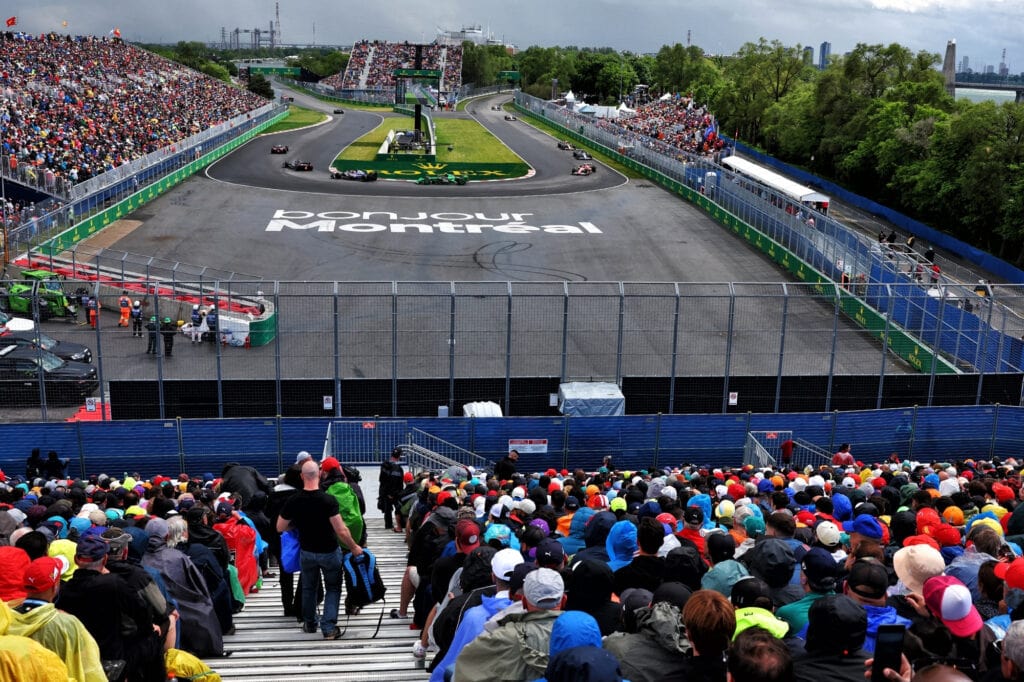 Grandstand 15,