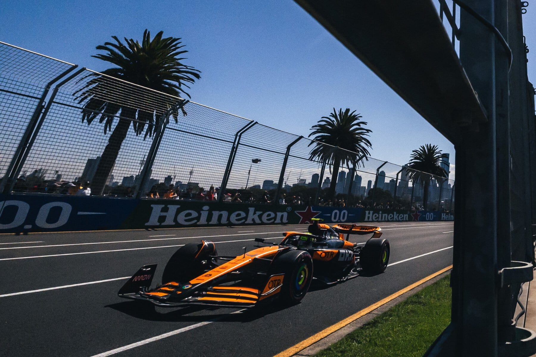 Mclaren f1 car ​​Australian Grand Prix T