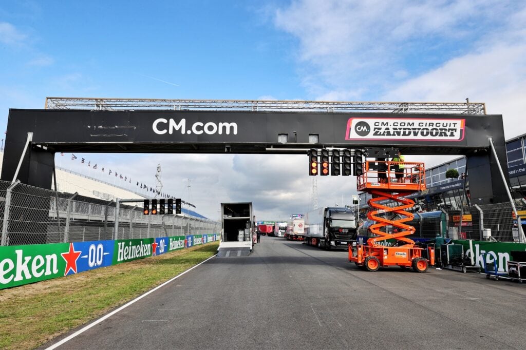 Freight arrives at circuit and setting up begins 4–5 days before race weekend