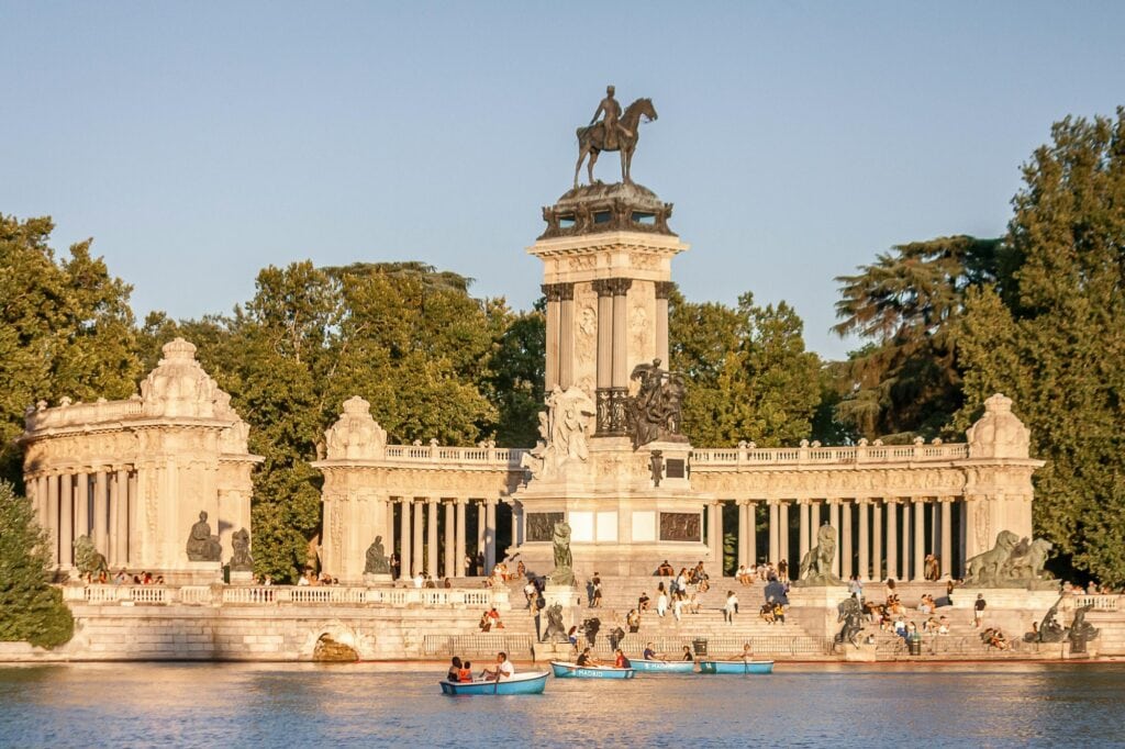Rowing boats in Retiro Park